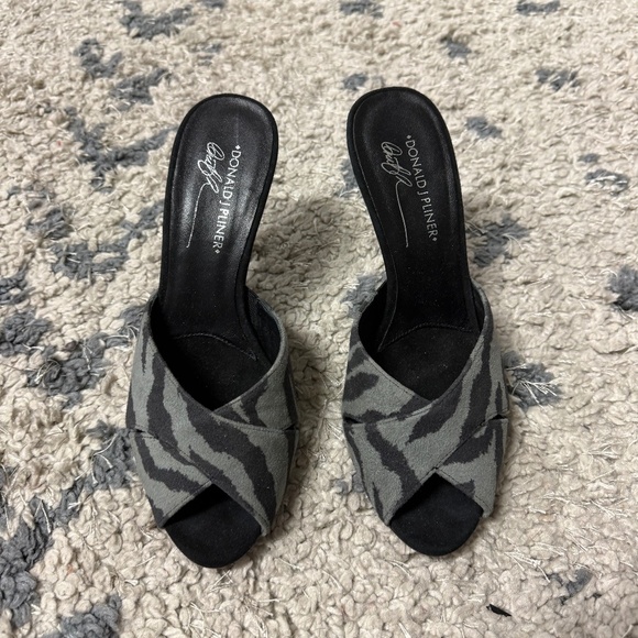 Vintage Donald J Pliner Gray Black Zebra Print Mule Leather Heels Size 8 1/2 - Picture 5 of 10